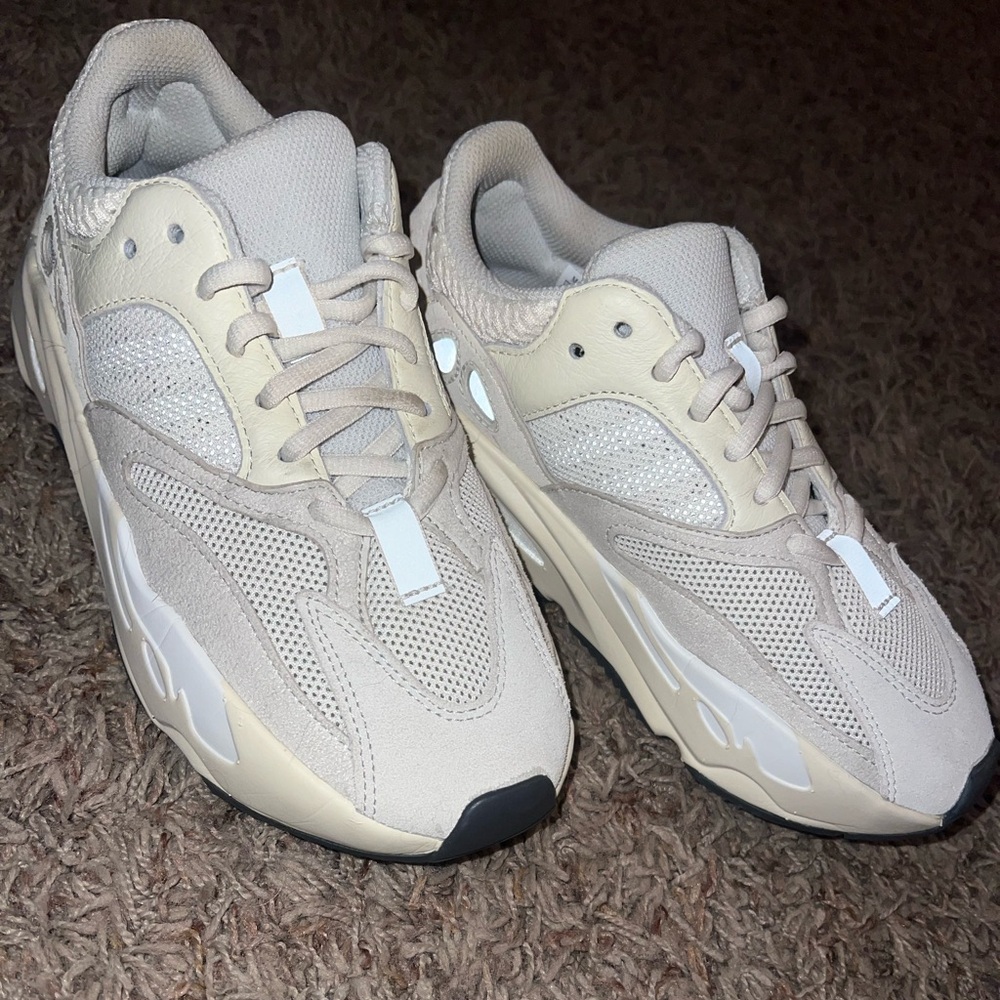Yeezy Boost 700